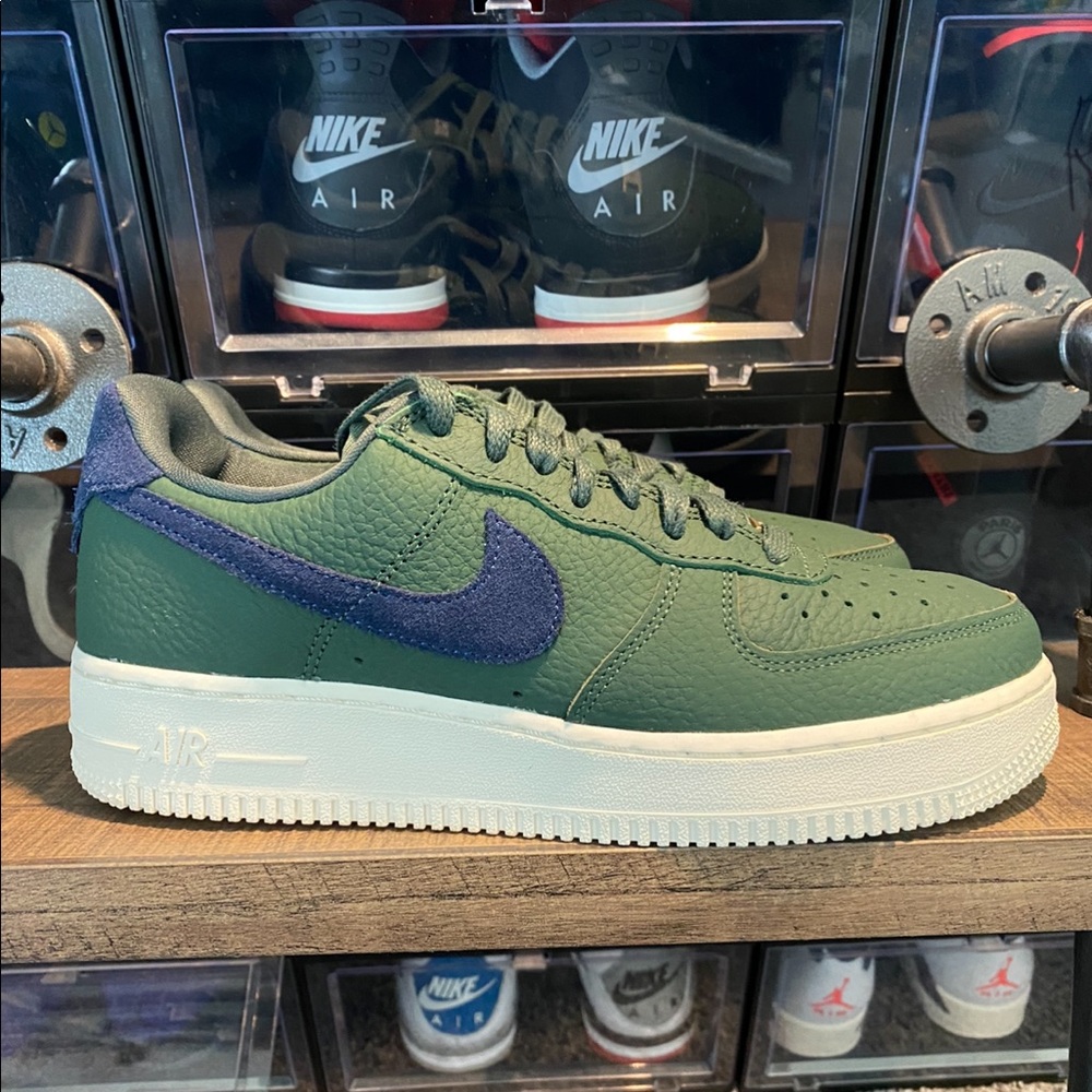 Air Force 1 low